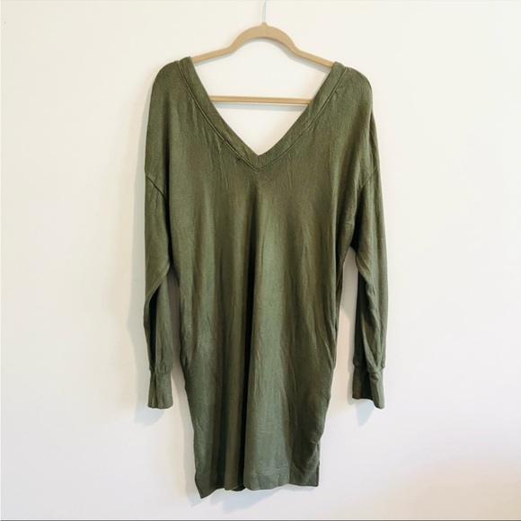 Socialite Double V Knit Dress - Picture 3 of 6